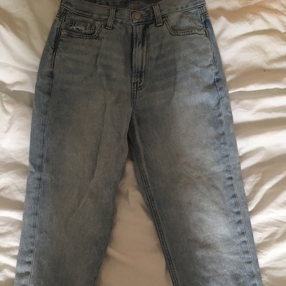 American Eagle Distressed mom jeans